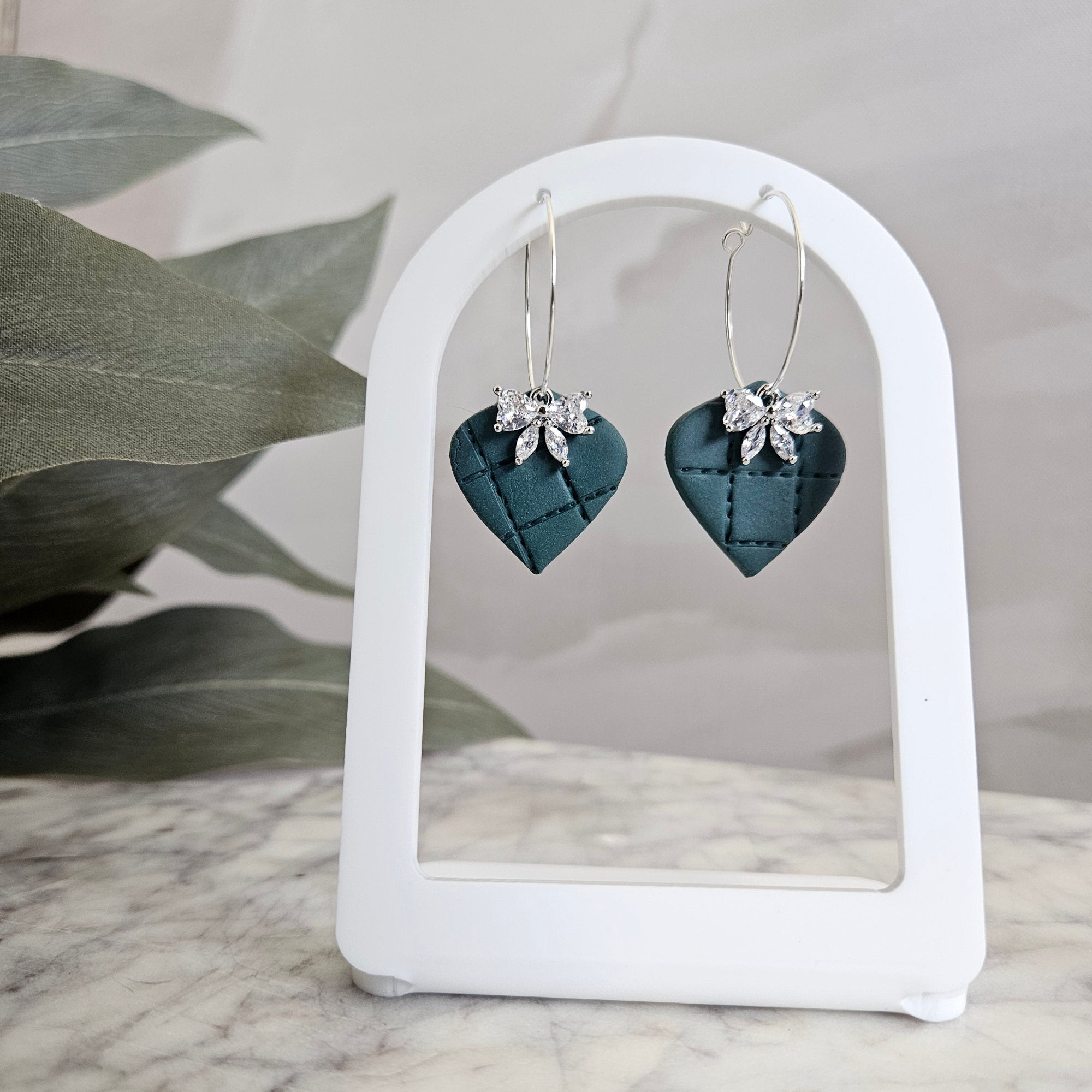 Emerald Quilted Bow Spade Hoops